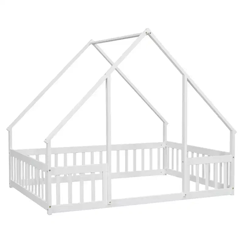 Lit au sol en forme de maison en bois massif avec clôture et barrières de sécurité, blanc