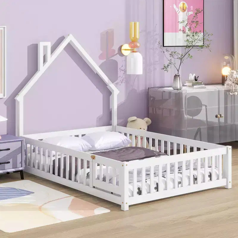 Lit au sol en forme de maison avec tête de lit et clôture Blanc
