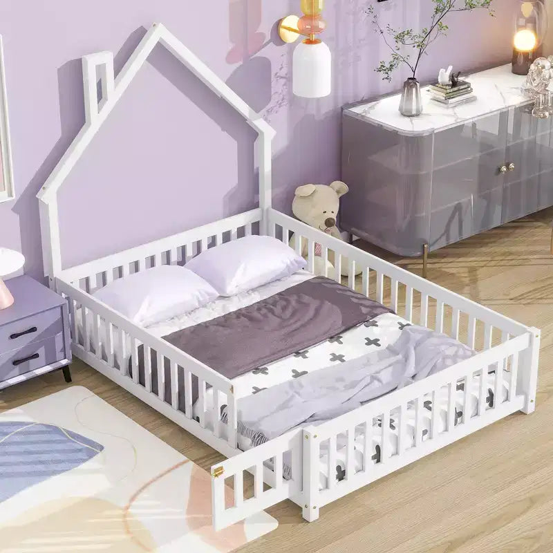 Lit au sol en forme de maison avec tête de lit et clôture Blanc