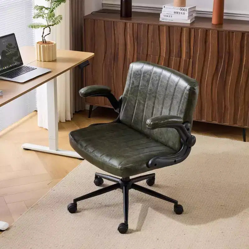 Fauteuil pivotant en cuir huilé avec accoudoirs relevables