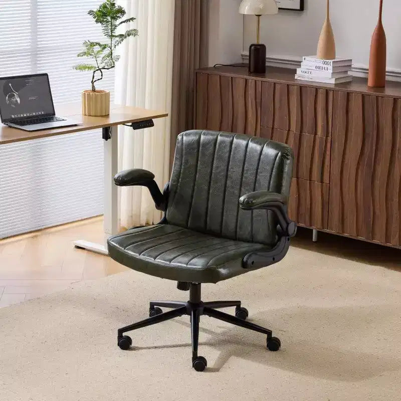 Fauteuil pivotant en cuir huilé avec accoudoirs relevables